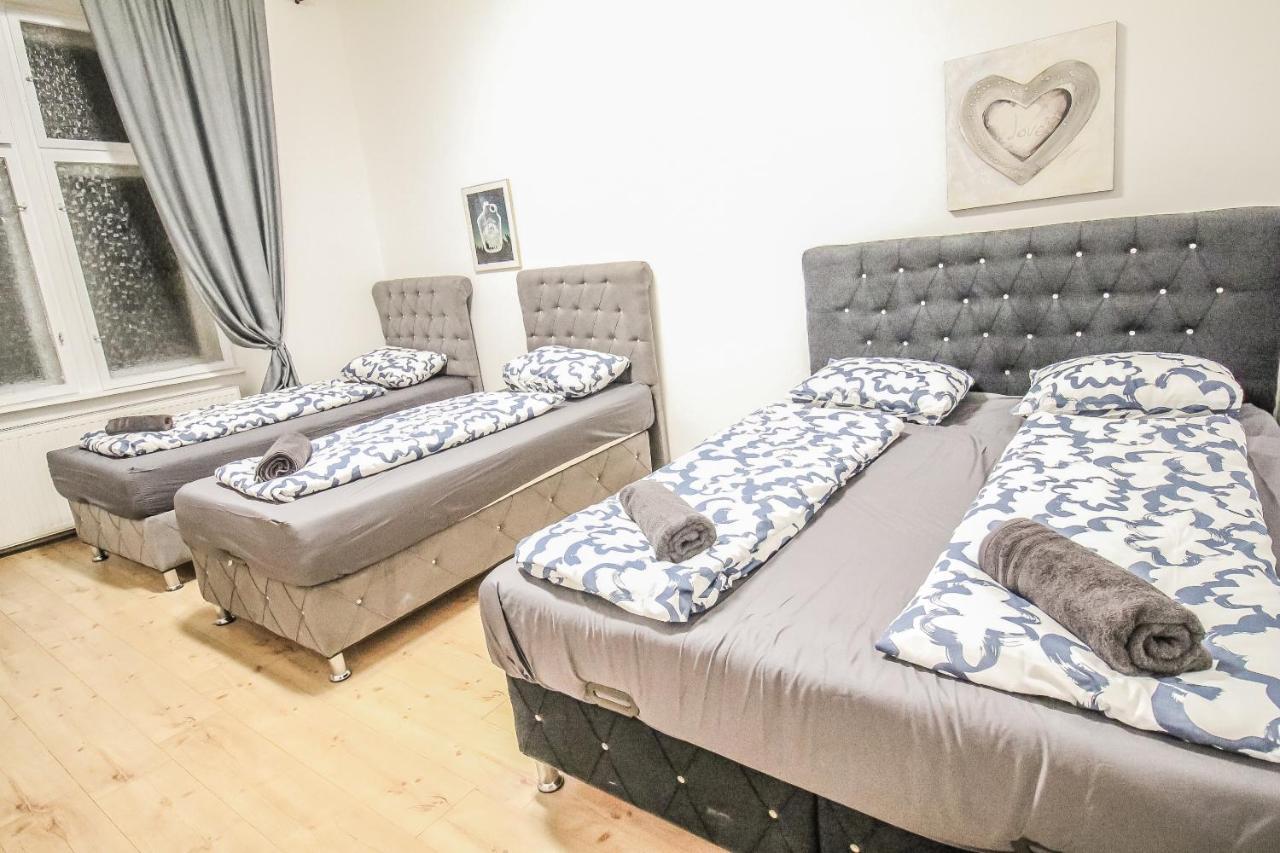 Comfort Quad Room Hn Вена Экстерьер фото