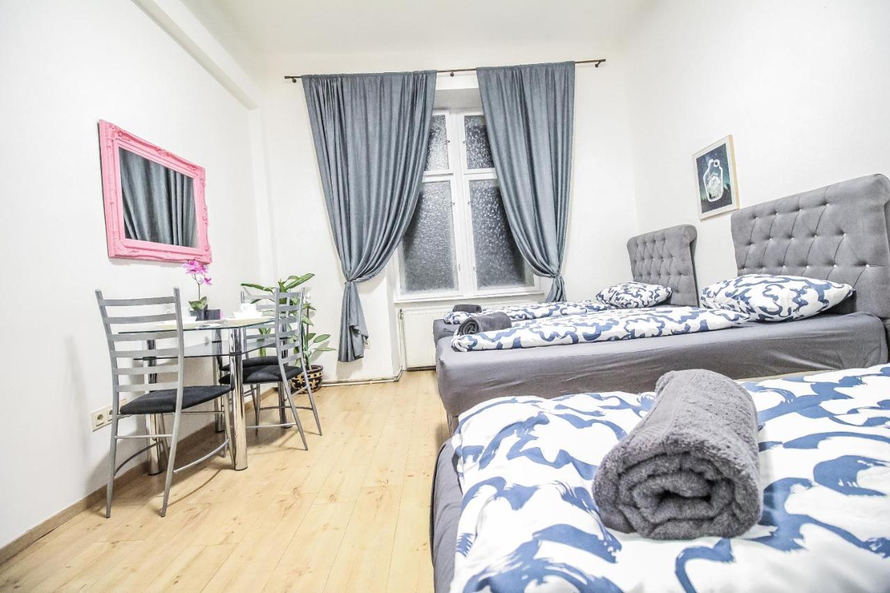 Comfort Quad Room Hn Вена Экстерьер фото